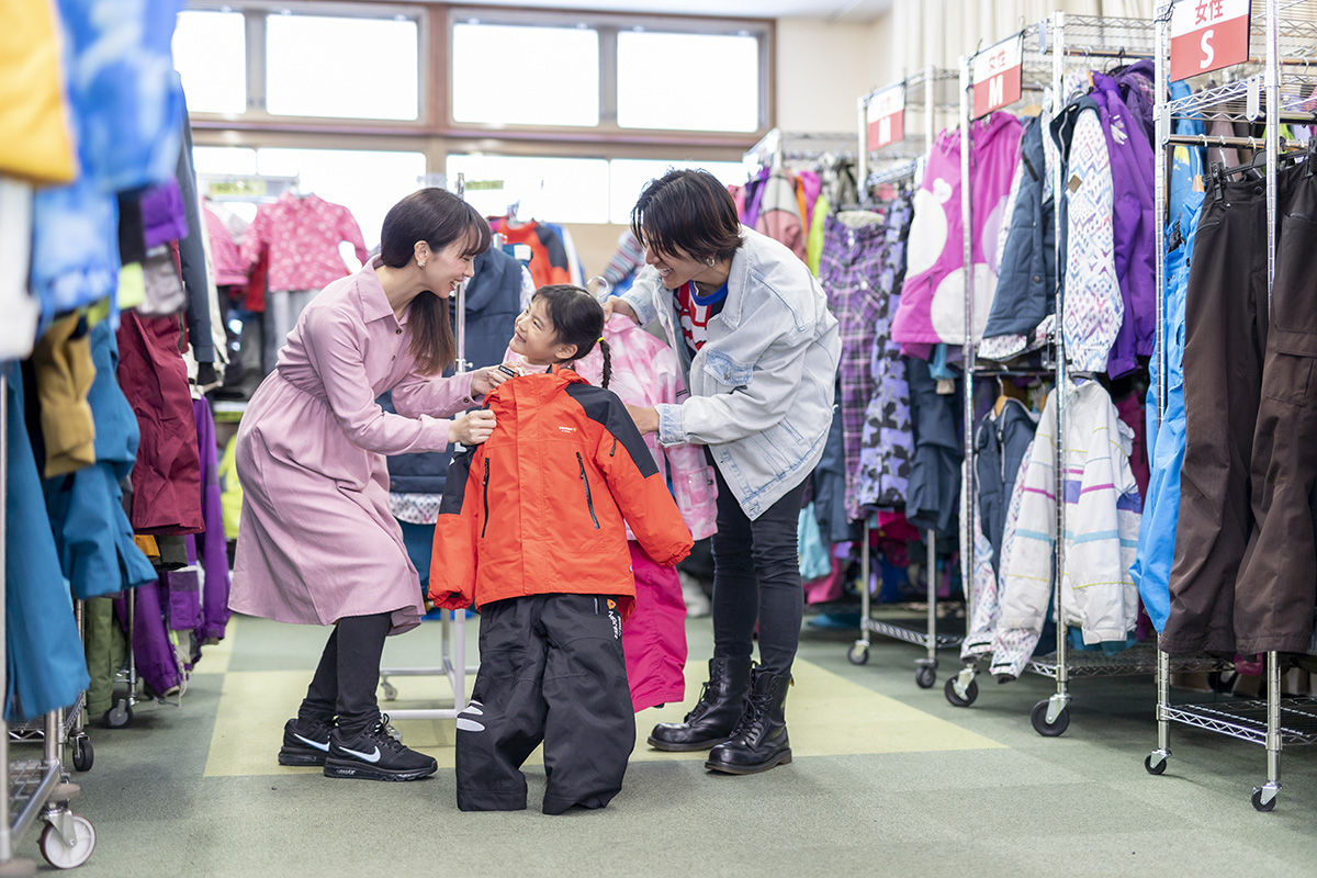 子供用のスキー＆スノーボードウェアレンタル最新事情と